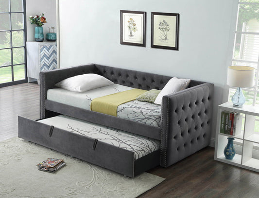 Single Size Daybed with 39 Single Size Pull-Out Trundle