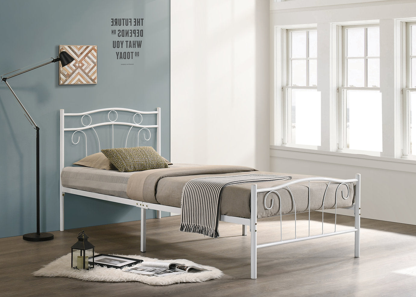 Modern Youth Metal Bed with Traditional Scroll Design